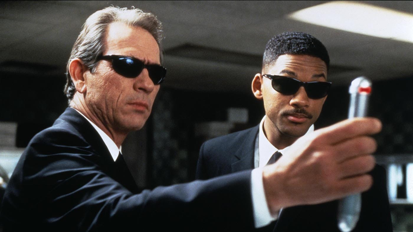 What device is used in "Men in Black" to erase memories?